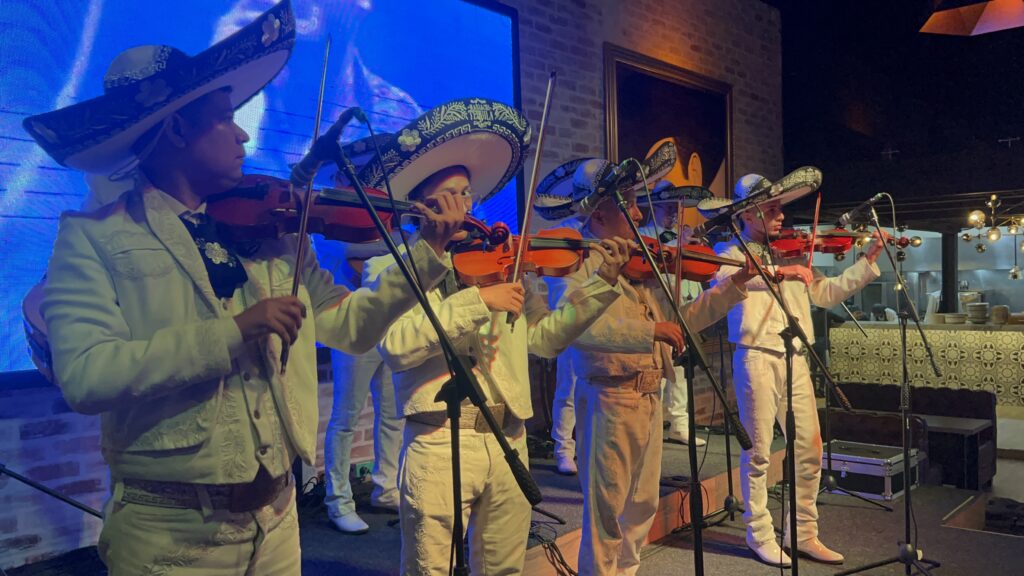 Serenata con mariachi en cali